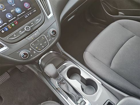 Used 2023 Chevrolet Malibu LT image 24
