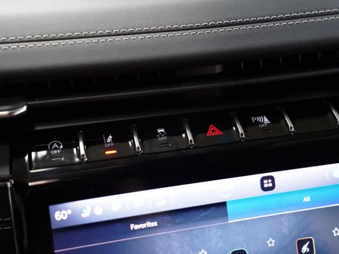 Used 2021 Jeep Grand Cherokee L Overland w/ Advanced Protech Group III image 29