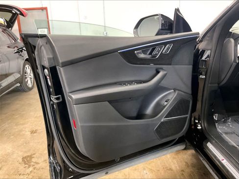 Used 2020 Audi Q8 Premium Plus w/ Premium Plus Package image 23