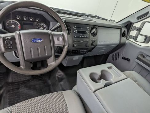 Used 2015 Ford F250 XL w/ XL Value Package AWD/4WD image 3