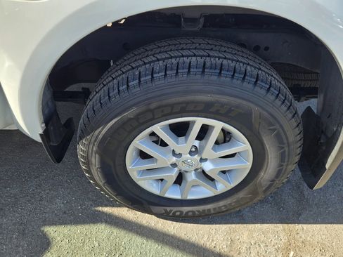Used 2021 Nissan Frontier SV image 28