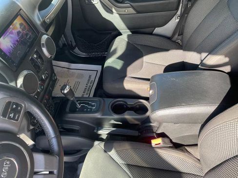 Used 2016 Jeep Wrangler Unlimited Sport image 16