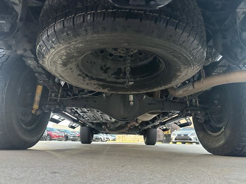 Used 2018 Toyota Tacoma TRD Off-Road image 31