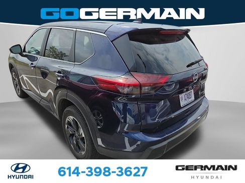 Used 2024 Nissan Rogue SV AWD/4WD image 7