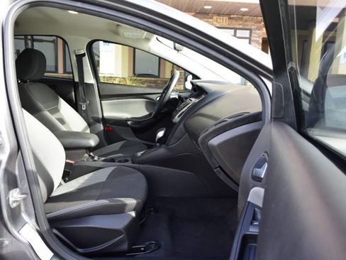 Used 2014 Ford Focus SE image 30