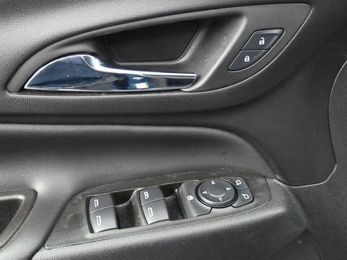 Used 2024 Chevrolet Equinox LT image 25