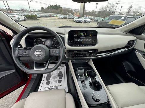 Used 2022 Nissan Rogue SL w/ SL Premium Package image 13