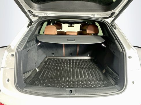 Used 2024 Audi Q5 2.0T Premium AWD/4WD image 25