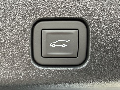 New 2026 GMC Acadia Denali Ultimate w/ LPO, Floor Liner Package AWD/4WD image 36