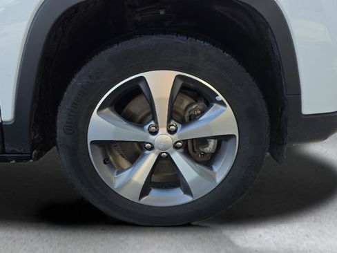 Used 2022 Jeep Cherokee Limited image 13