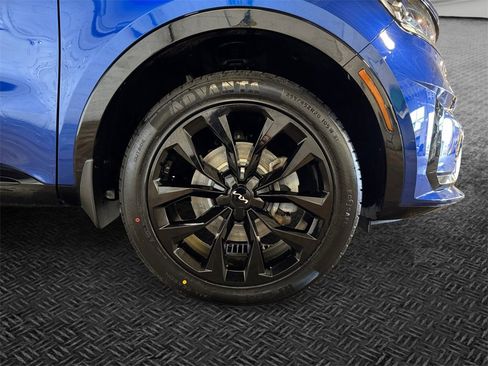 Certified 2023 Kia Sorento SX image 11