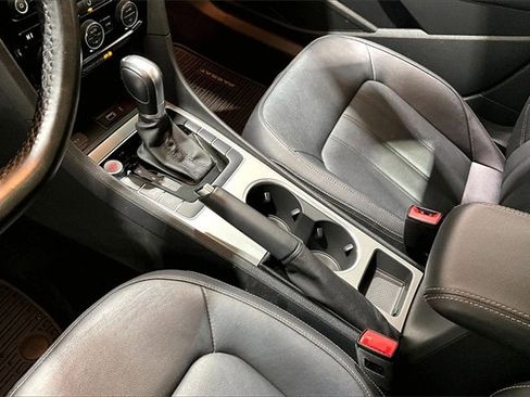 Used 2020 Volkswagen Passat 2.0T SEL image 18