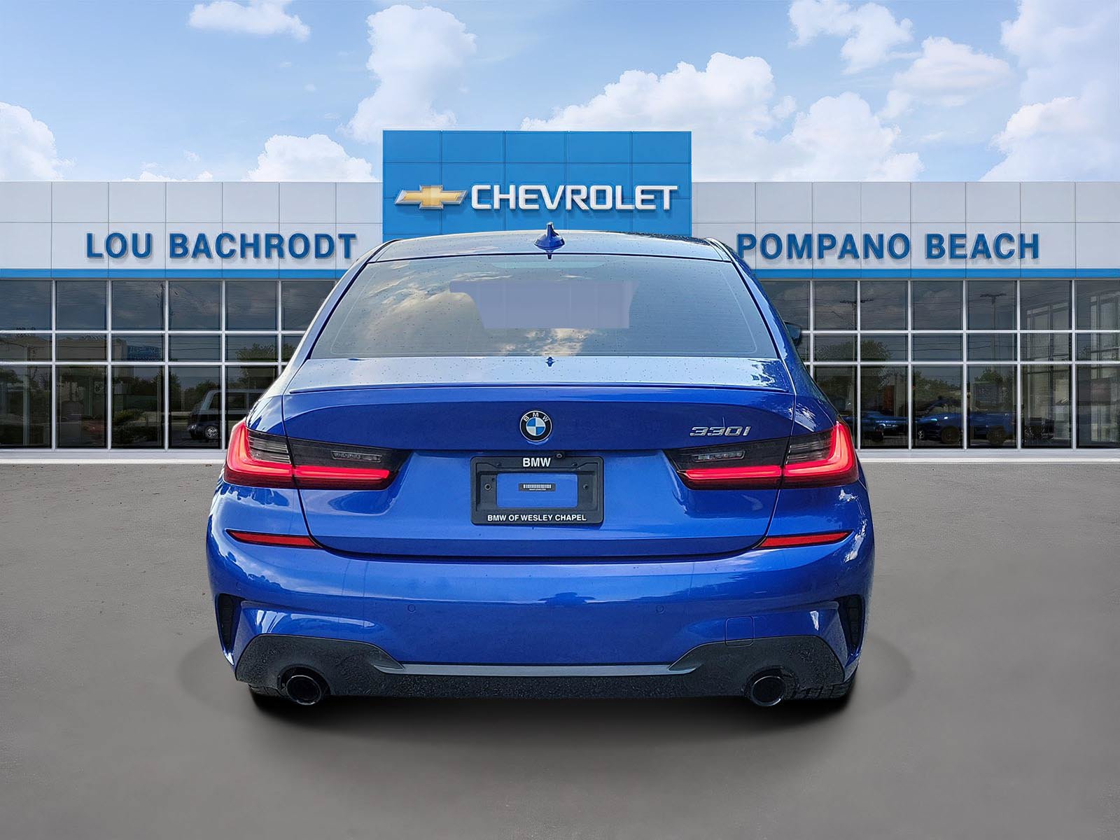 Used 2022 BMW 330i Sedan w/ M Sport Package RWD image 4