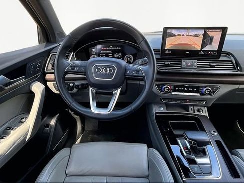 Used 2022 Audi Q5 2.0T Prestige w/ Prestige Package image 5