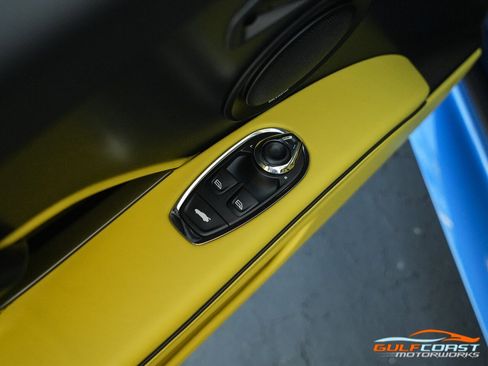 Used 2023 Aston Martin DBS Coupe RWD image 29