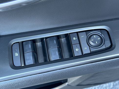 Used 2025 Lexus UX 300h FWD w/ Accessory Package (Z2) image 13