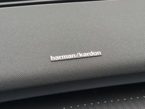 Certified 2025 Volvo EX30 Plus w/ Protection Package Premier image 28