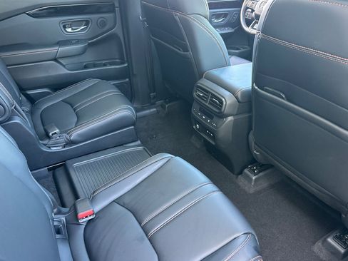 Used 2024 Honda Pilot TrailSport image 33