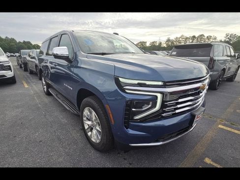 Used 2025 Chevrolet Suburban Premier w/ Sun And Tow Package RWD image 6