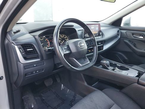 Used 2025 Nissan Rogue SV FWD image 17