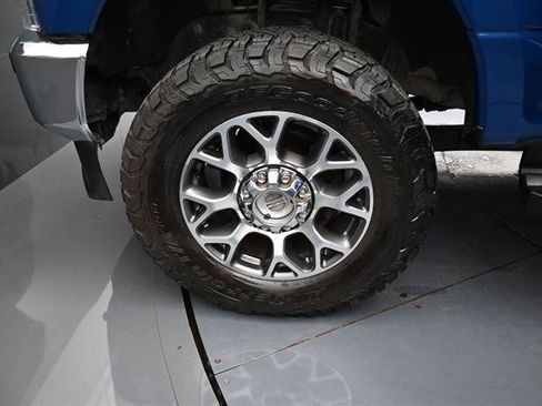 Used 2022 Ford F250 Lariat w/ Lariat Ultimate Package AWD/4WD image 18