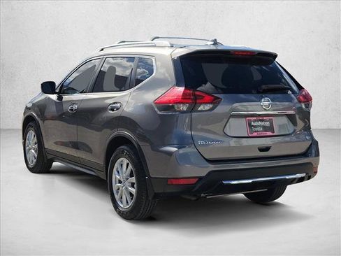 Used 2017 Nissan Rogue SV image 8