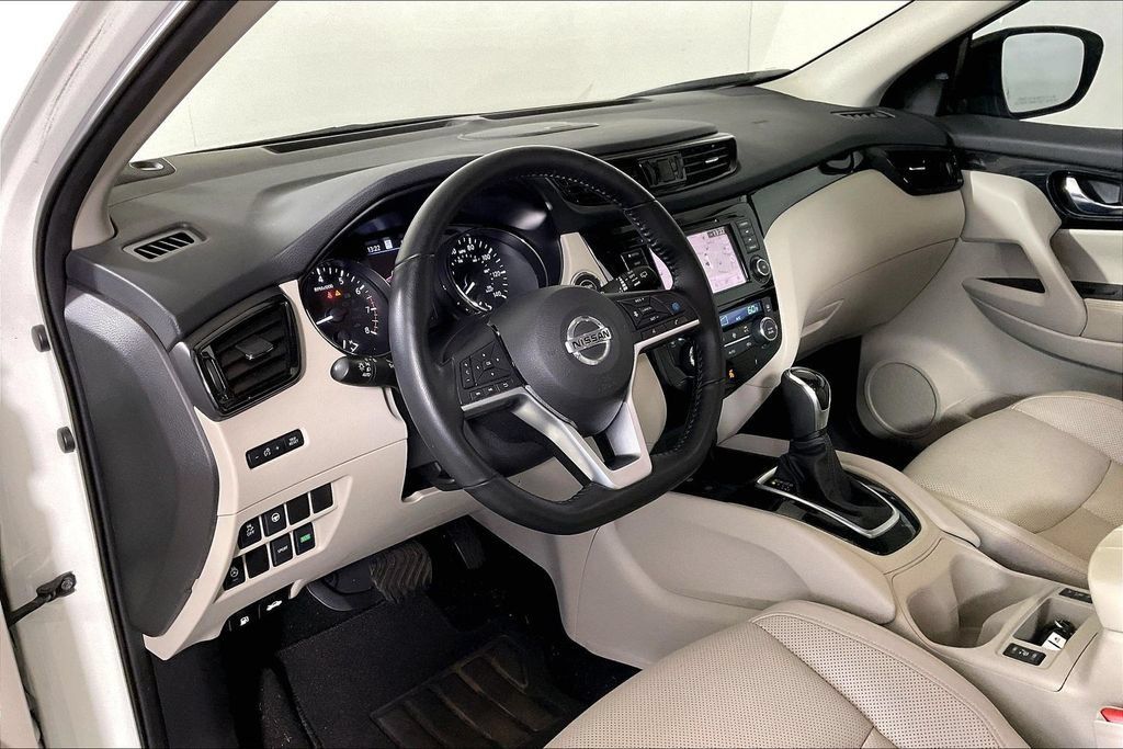 Used 2022 Nissan Rogue Sport SL w/ Premium Package FWD image 14