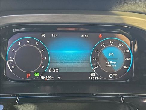 Used 2025 Volkswagen Atlas Cross Sport SE w/ Panoramic Sunroof Package image 26