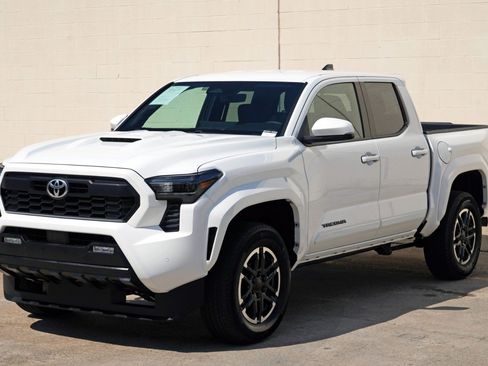 Used 2024 Toyota Tacoma TRD Sport w/ TRD Sport Upgrade Package RWD image 46
