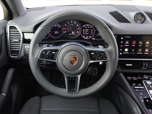 Used 2023 Porsche Cayenne Platinum Edition AWD/4WD image 17
