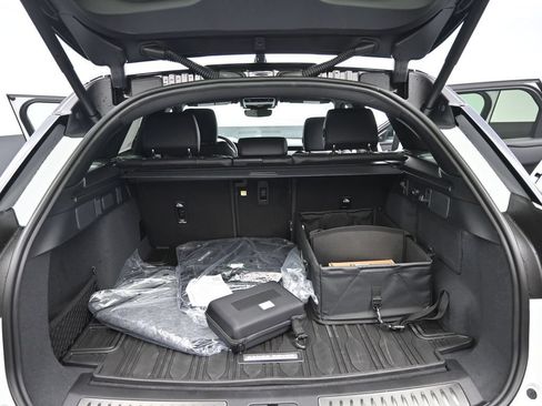 New 2026 Land Rover Range Rover Velar Dynamic SE AWD/4WD image 24