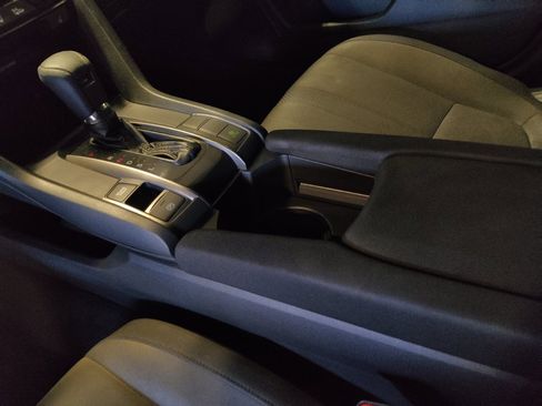 Used 2019 Honda Civic EX image 26