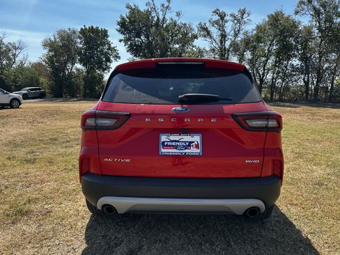 Used 2024 Ford Escape Active AWD/4WD image 4