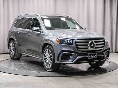 Used 2025 Mercedes-Benz GLS 450 4MATIC image 5