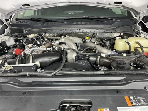 Used 2024 Ford F350 XLT image 9