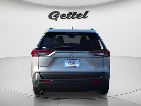Used 2022 Toyota RAV4 XLE Premium FWD image 6