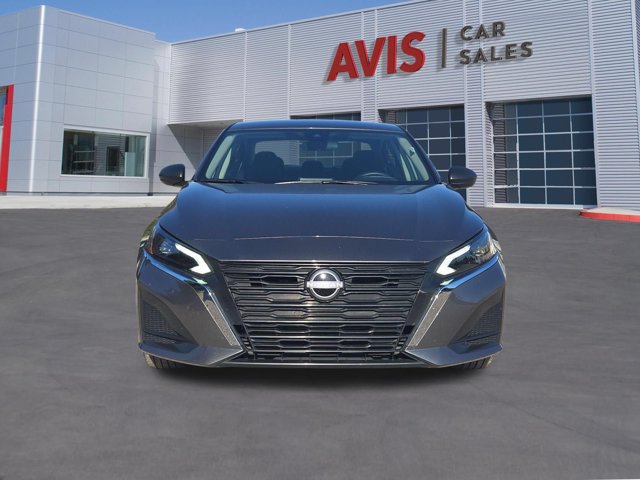 Used 2025 Nissan Altima 2.5 SV AWD/4WD image 2