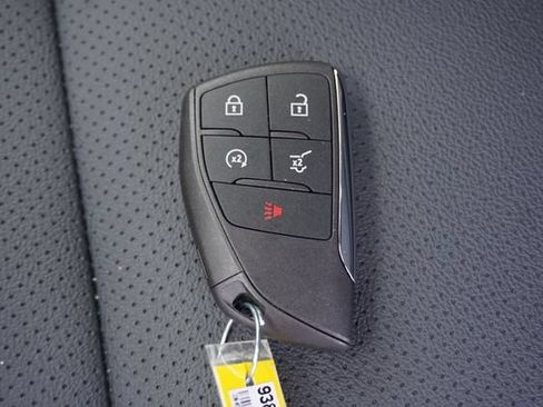 Used 2026 Chevrolet Equinox EV RS FWD image 26