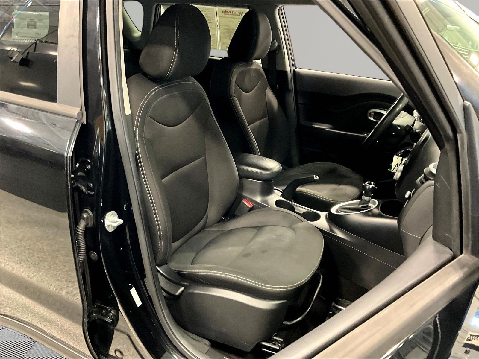 Used 2016 Kia Soul FWD image 28