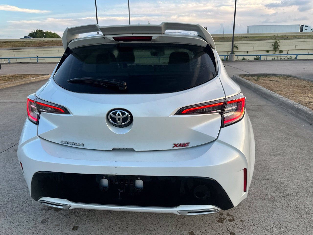 Used 2022 Toyota Corolla XSE FWD image 8