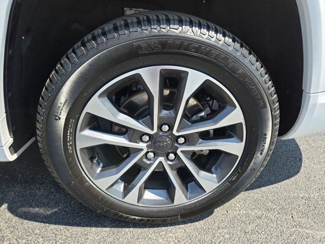 Used 2023 Jeep Grand Cherokee L Overland AWD/4WD image 47