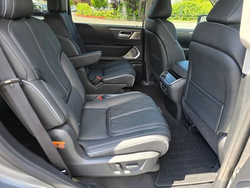 New 2025 INFINITI QX80 Sensory image 12