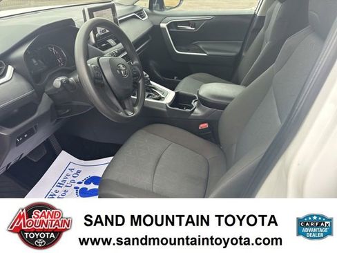 Used 2025 Toyota RAV4 XLE image 12