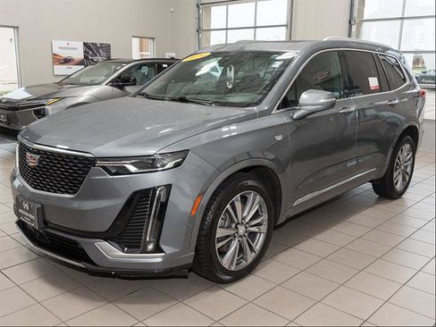 Used 2020 Cadillac XT6 Premium Luxury AWD/4WD image 4