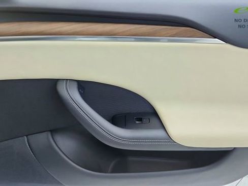 Used 2023 Tesla Model S Standard Range AWD/4WD image 22