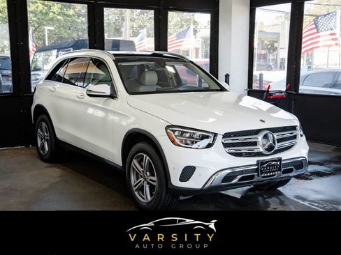 Used 2021 Mercedes-Benz GLC 300 4MATIC w/ Premium Package image 3