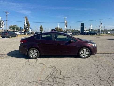 Used 2017 Kia Forte LX image 30