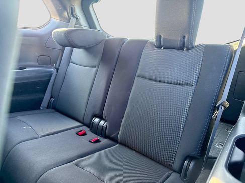 Used 2019 Nissan Pathfinder S AWD/4WD image 12