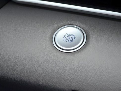 Used 2023 Hyundai Elantra Blue image 27