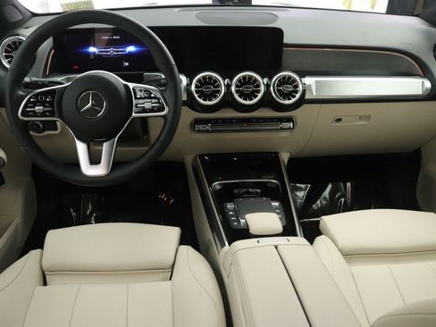 Used 2022 Mercedes-Benz GLB 250 image 9